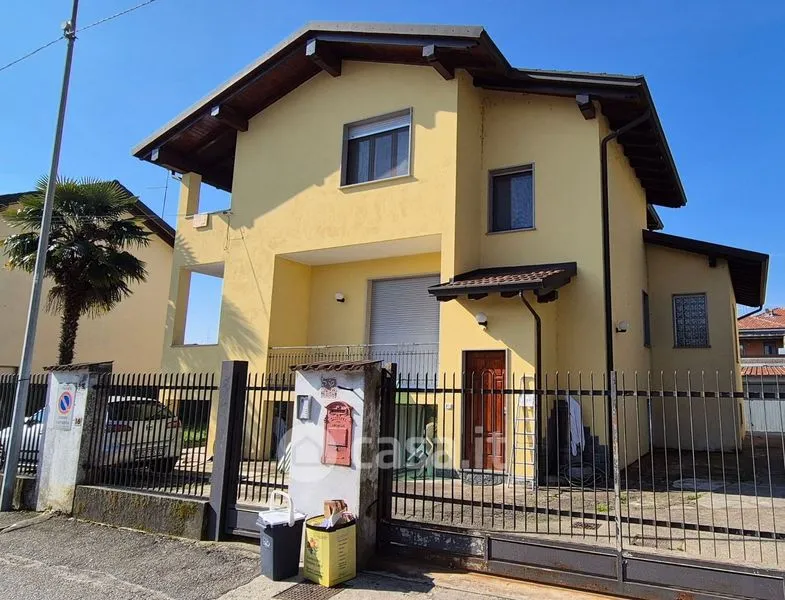 Esterno - Rustic Bifamily Villa with Garden in Trecate