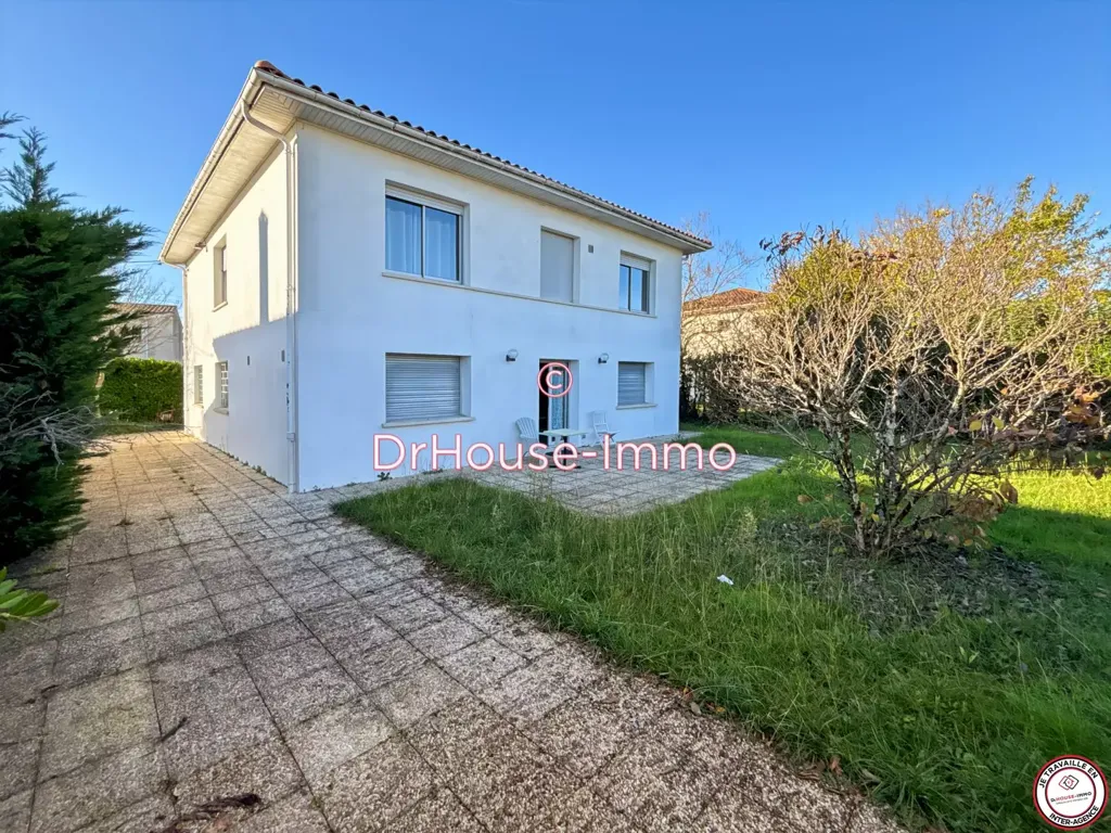 Välivaade - Three-Bedroom House with Garden in Mérignac