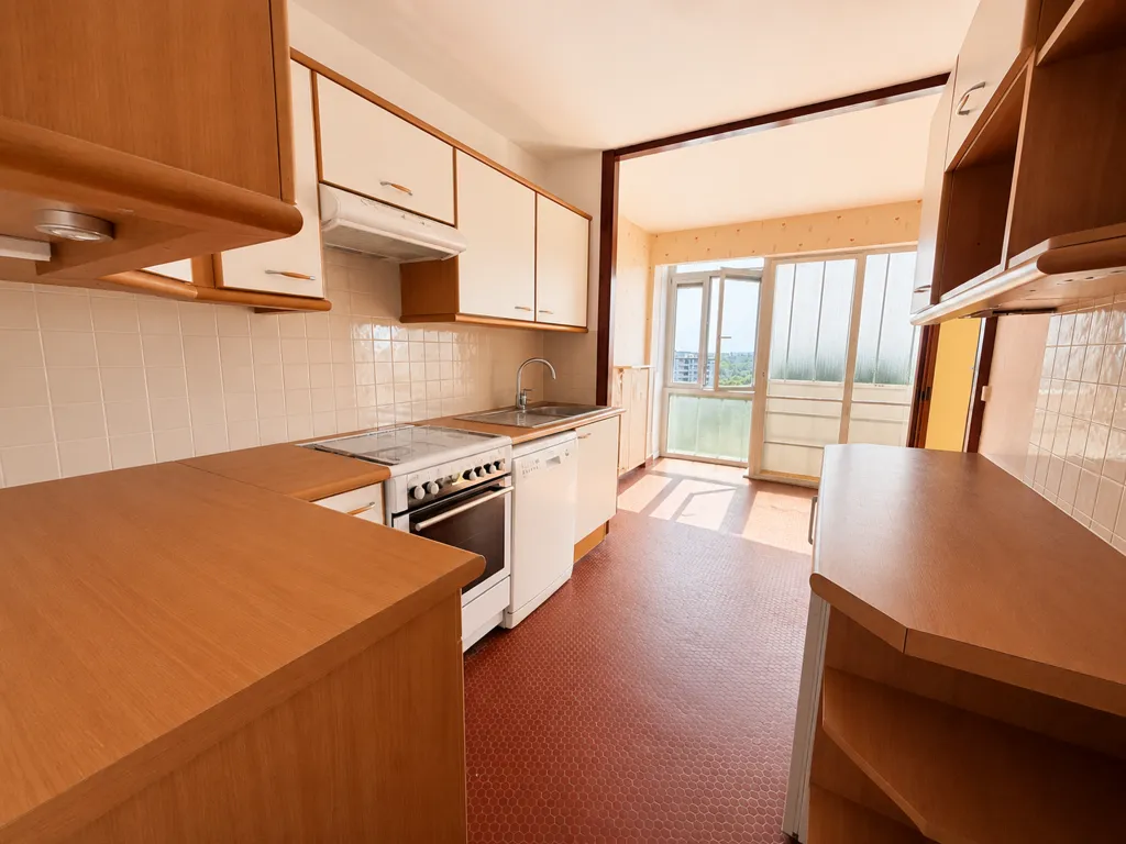 Cucina - 3-Bed Apartment with Cathedral View in Amiens