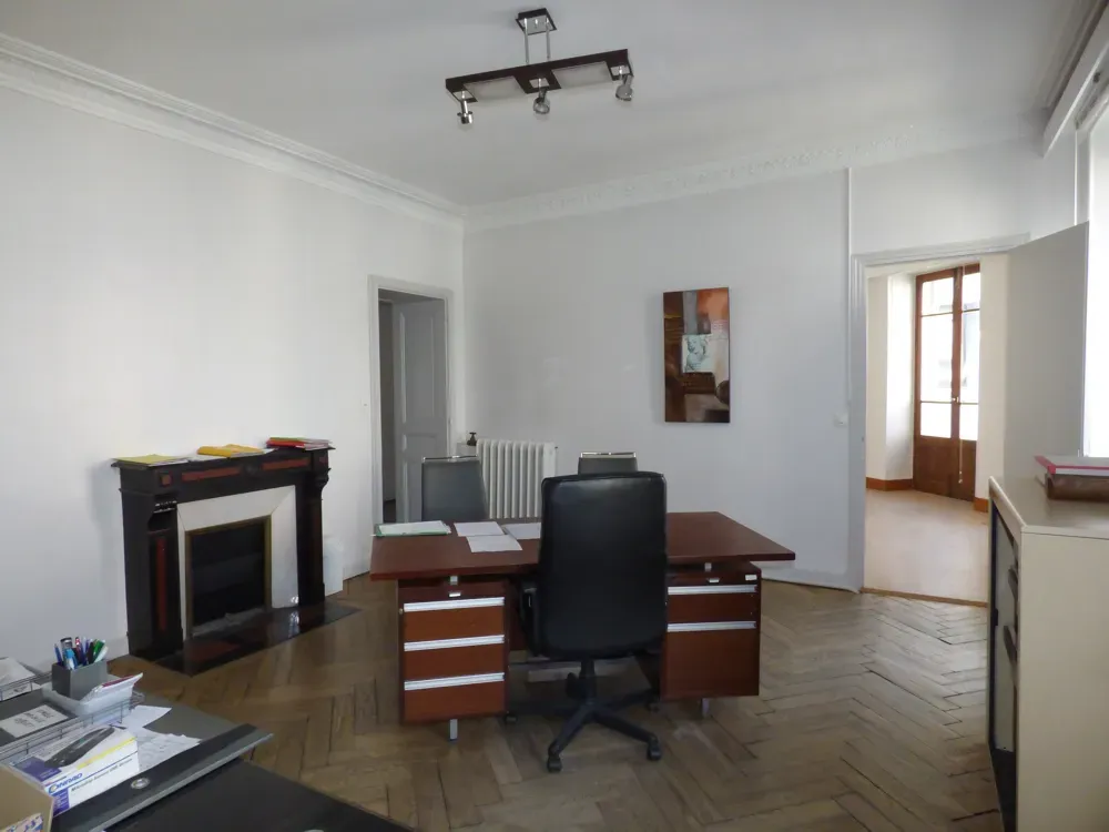 Office - Characterful 5-Piece Apartment with Balcony in Gap
