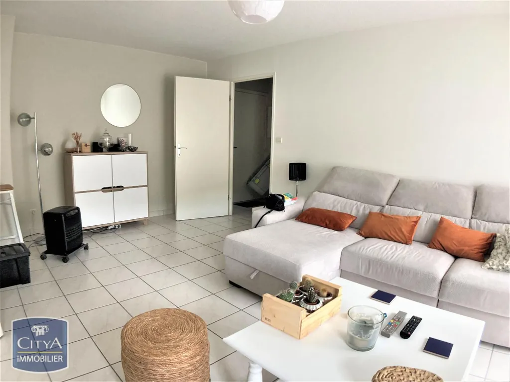 Elutuba - Three-Bedroom Apartment with Balcony in Cahors