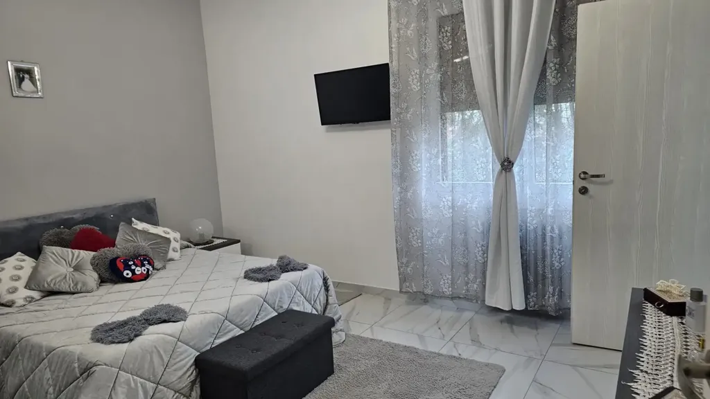 Magamistoad - Rear-Facing Apartment with Balconies in Bareggio
