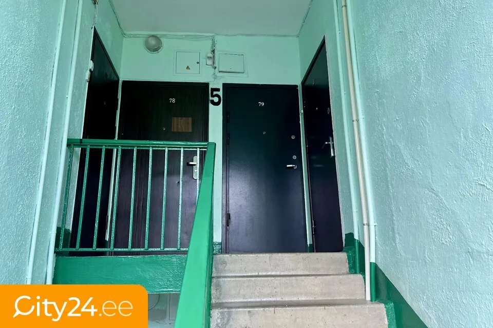 hallway_entrance