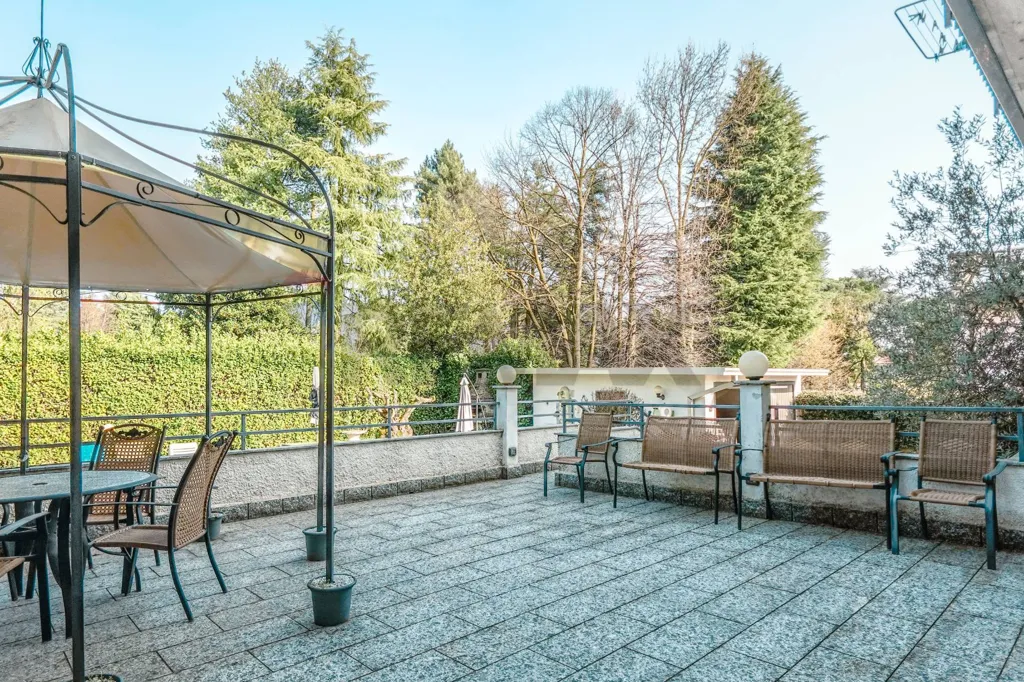 Terrass - Bifamily House with Terrace in Gorla Minore