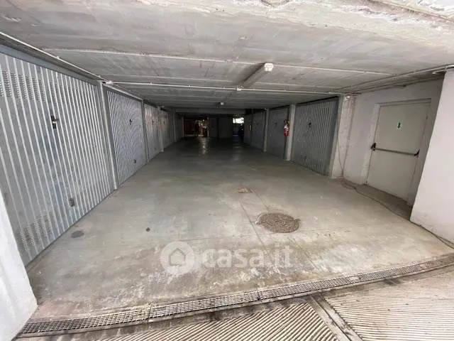Garage - Newly Built Apartment with Balcony in Verrès