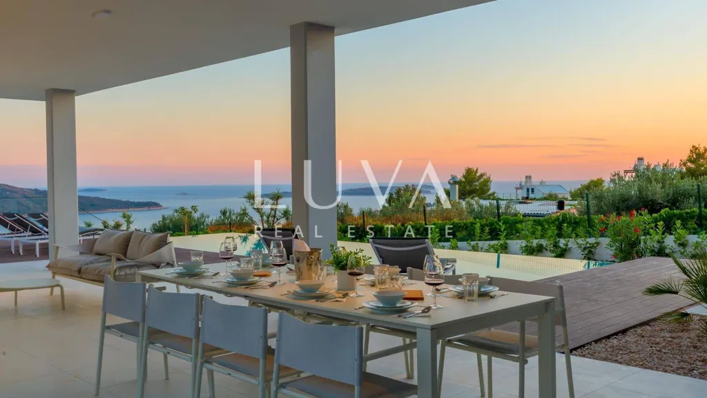 Terrazza - Luxury Villa with Sea View in Primošten