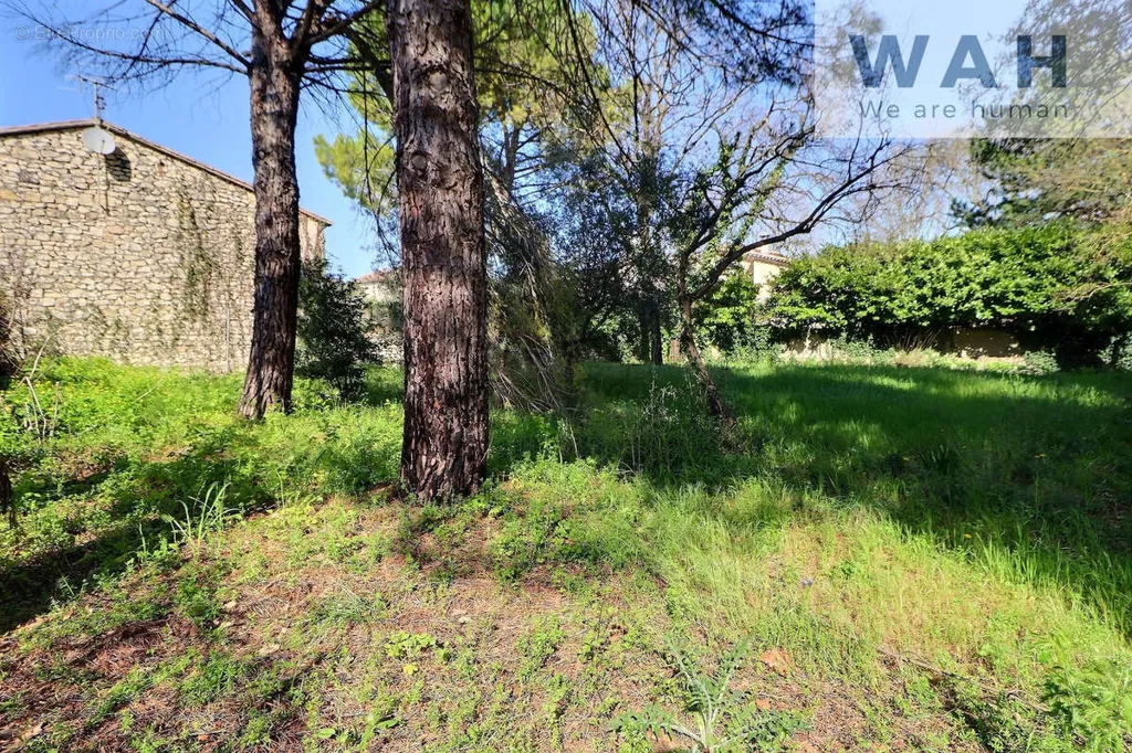 Aed - Buildable Plot with Parking near Quissac Centre
