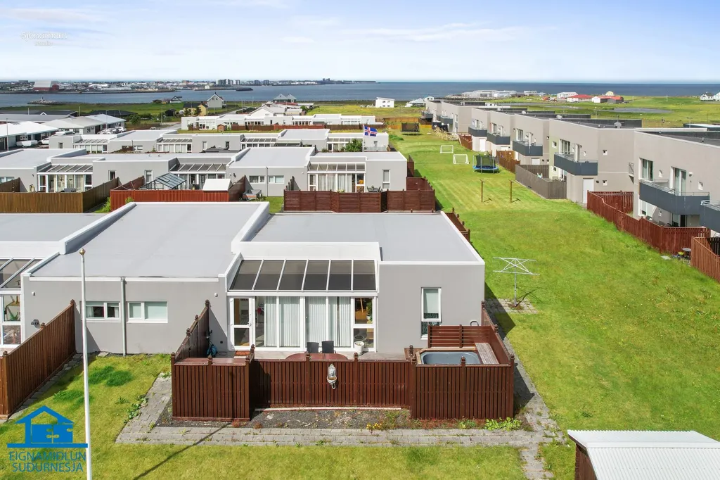 Vista aerea - Five-Bedroom Semi-Detached in Njarðvík