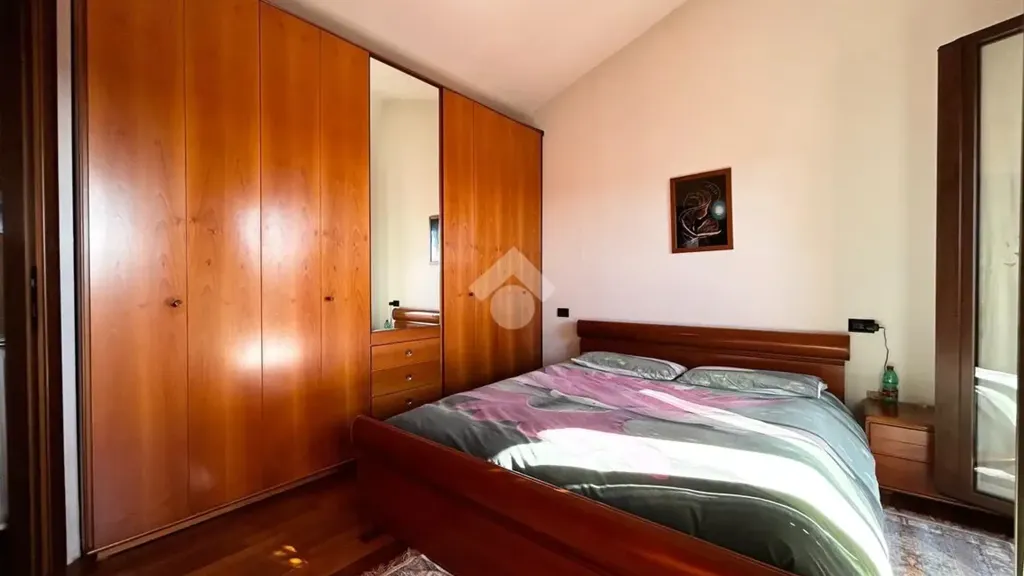 Camere da letto - Duplex con piscina a Settimo Milanese
