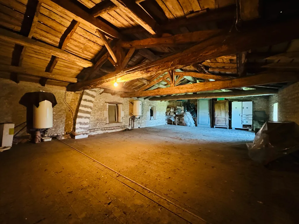 Pièces - Maison de Caractère avec Dépendances à Saint-Romain-de-Benet