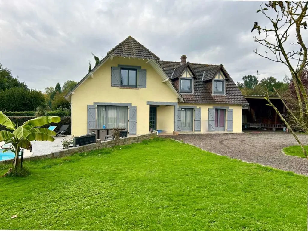Extérieur - Villa avec Piscine Chauffée près de Bourgtheroulde