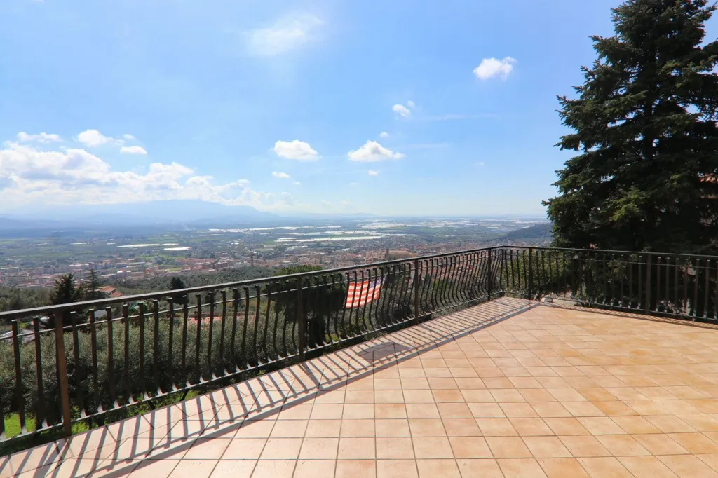Terrass - Hilltop Villa with Panoramic Views in Eboli