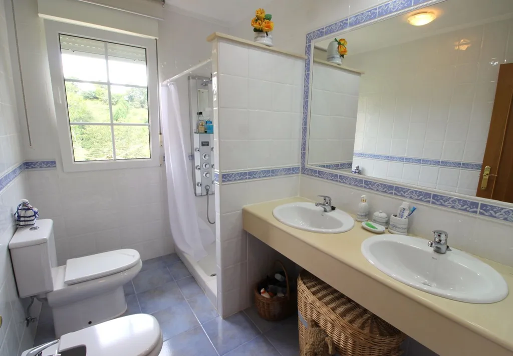 Vannitoad - Chalet with Mountain Views in Caxidi, Parres