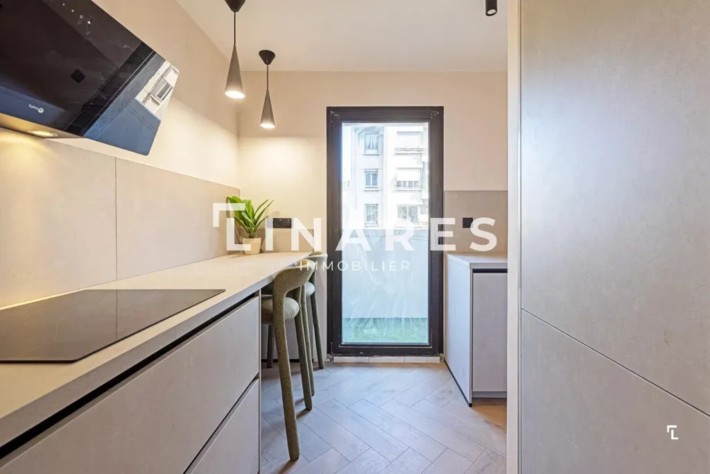Cuisine - Appartement T2 avec Balcon et Garage à Saint-Victor