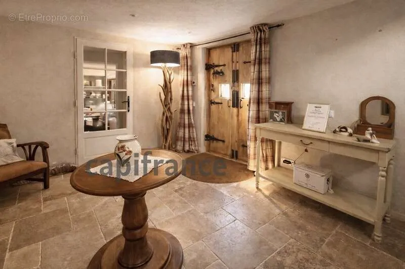 hallway_entrance