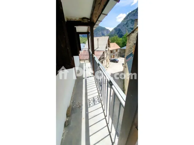 Rõdu - Spacious House with Mountain Views in Sin