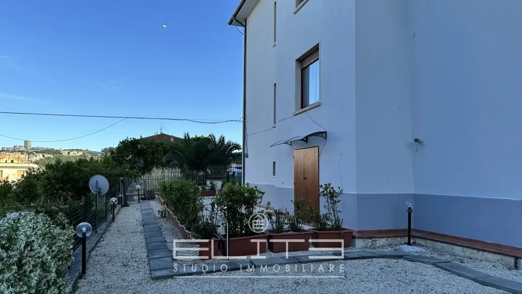 Esterno - Two-Level Apartment with Private Garden in Ancona