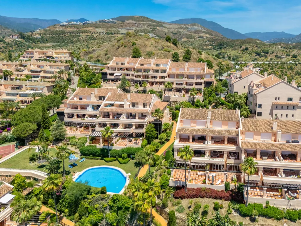 Piscine - Luxury Apartment with Sea Views in Marbella