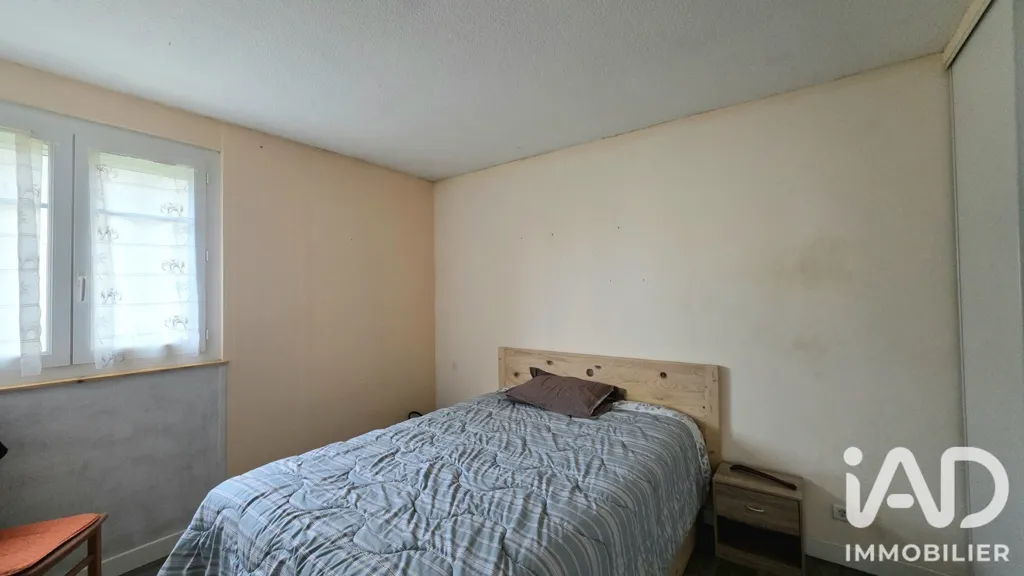 Bedrooms - Apartment with Loggia in Pont-Saint-Esprit