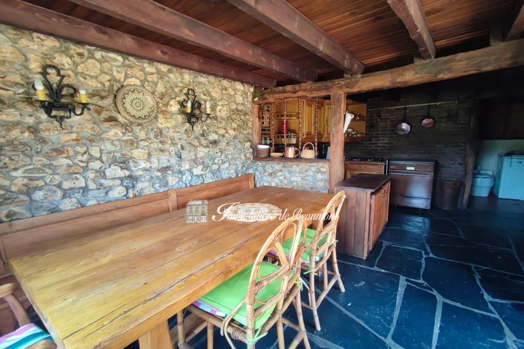 Sala da pranzo - Charming Cottage with Garden in Beaumont-Le-Roger