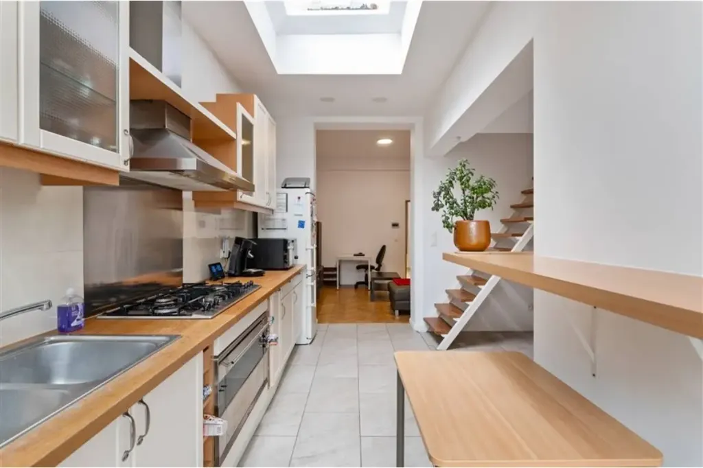 Kitchen - Charming Ground Floor Flat with Terrace in Mortsel
