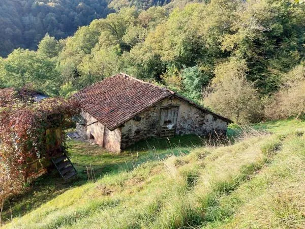 Rustic Casale with Mountain View in Avenone