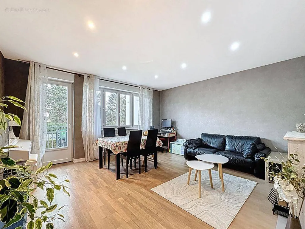 4-room apartment in Tassin-La-Demi-Lune