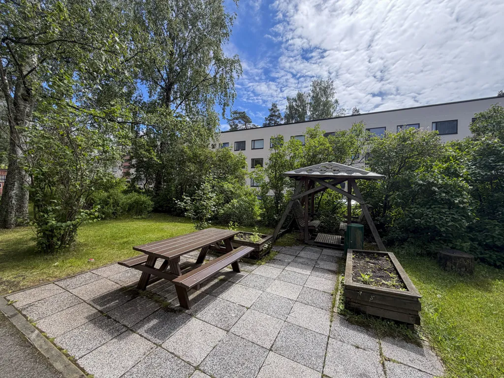 Giardino - Terraced House with Balcony in Mellunkylä, Helsinki