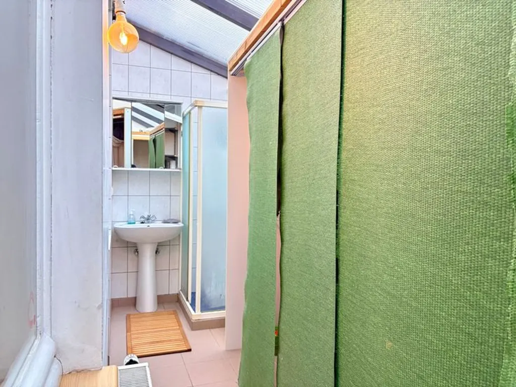 Salles de bain - Studio avec Cave à Namur, Proche Gare