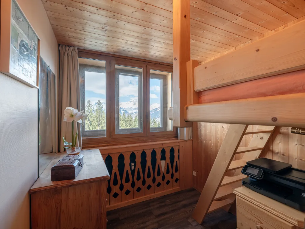 Bedrooms - Charming Apartment with Mountain View in Courchevel 1850