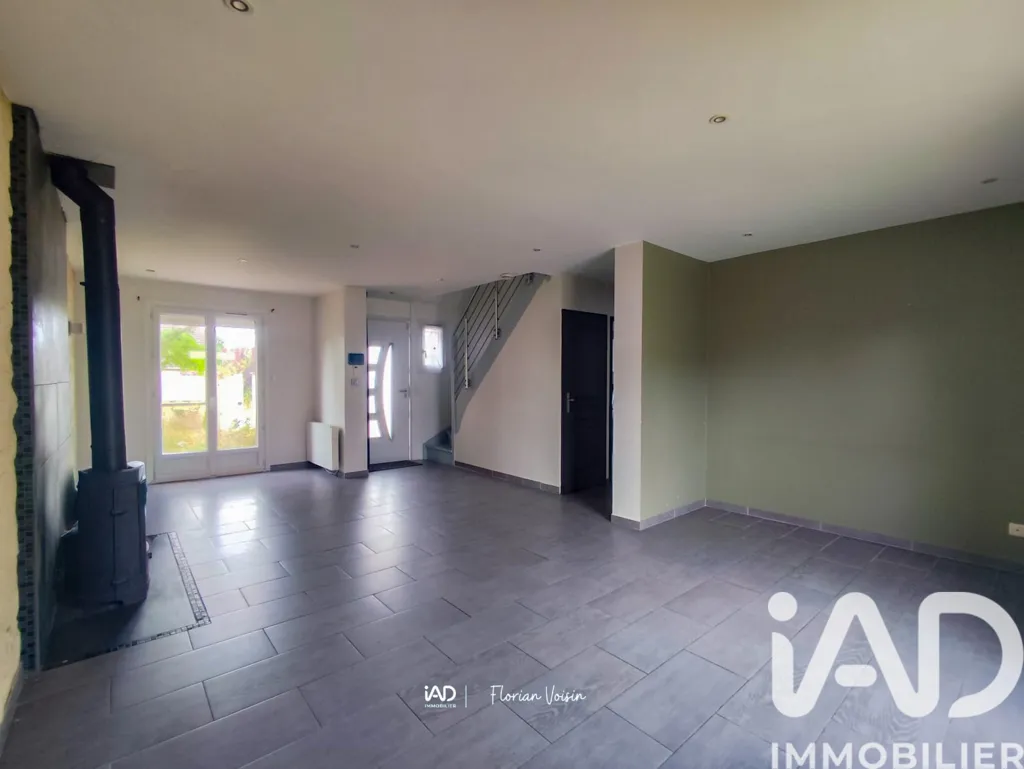 Séjour - Maison Traditionnelle avec Garage à Freneuse