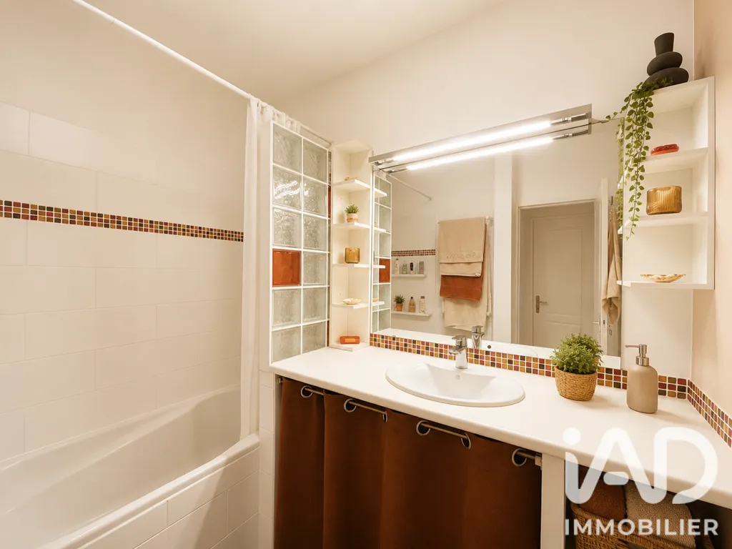 Salles de bain - Appartement 3 Pièces avec Balcon à Garches