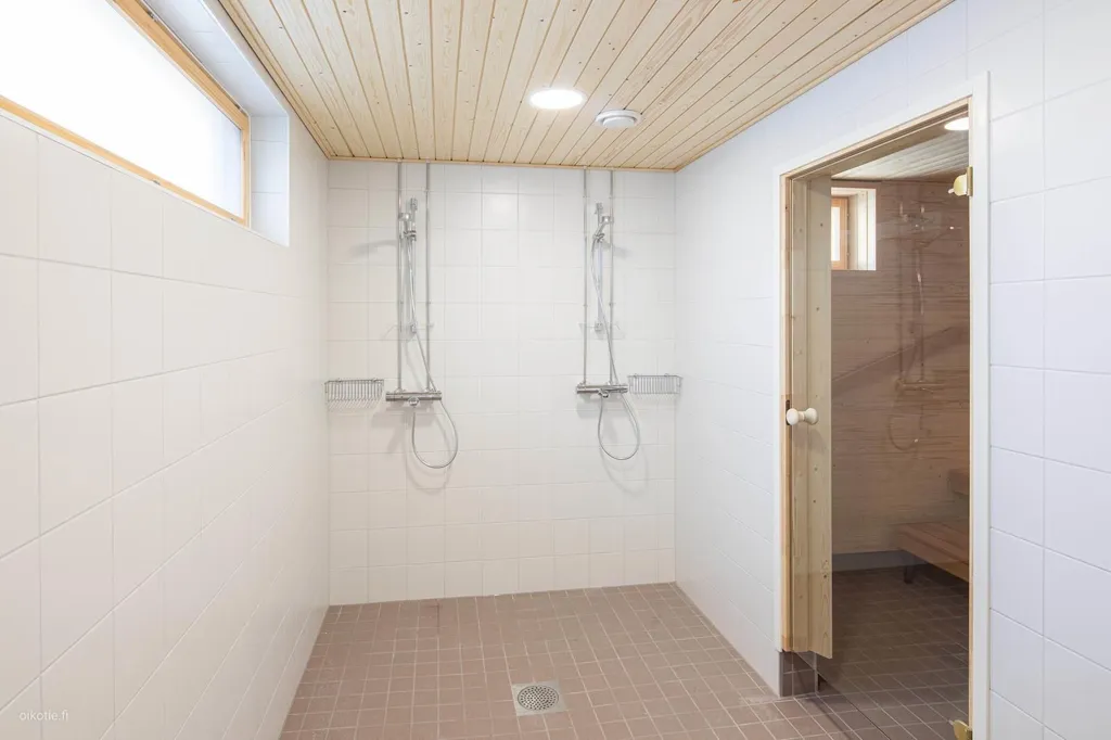 Salles de bain - Corner Apartment with Dual Aspect in Ainola