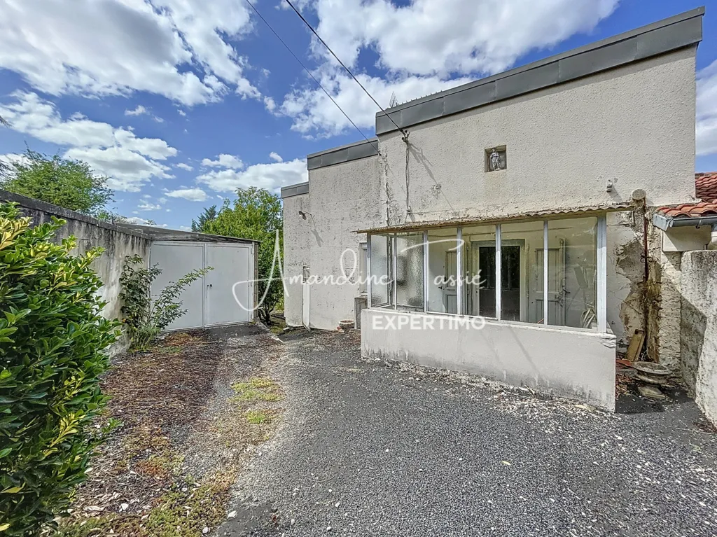 Maison à Rénover avec Grand Terrain à Millau