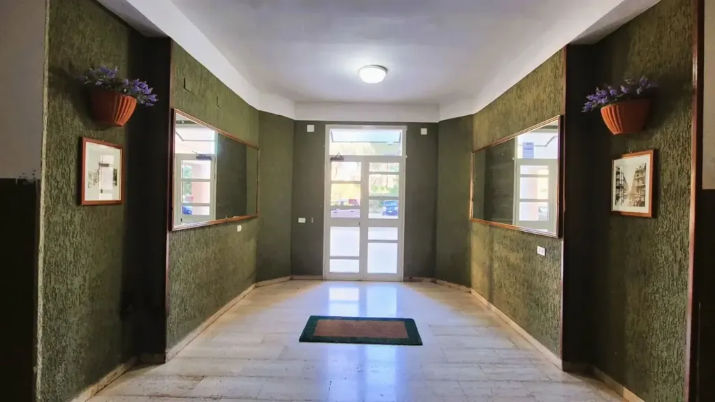 hallway_entrance