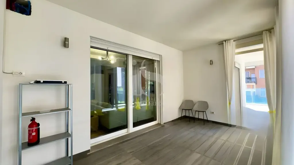 Entrée - Modern Trilocale with Terrace in Milan