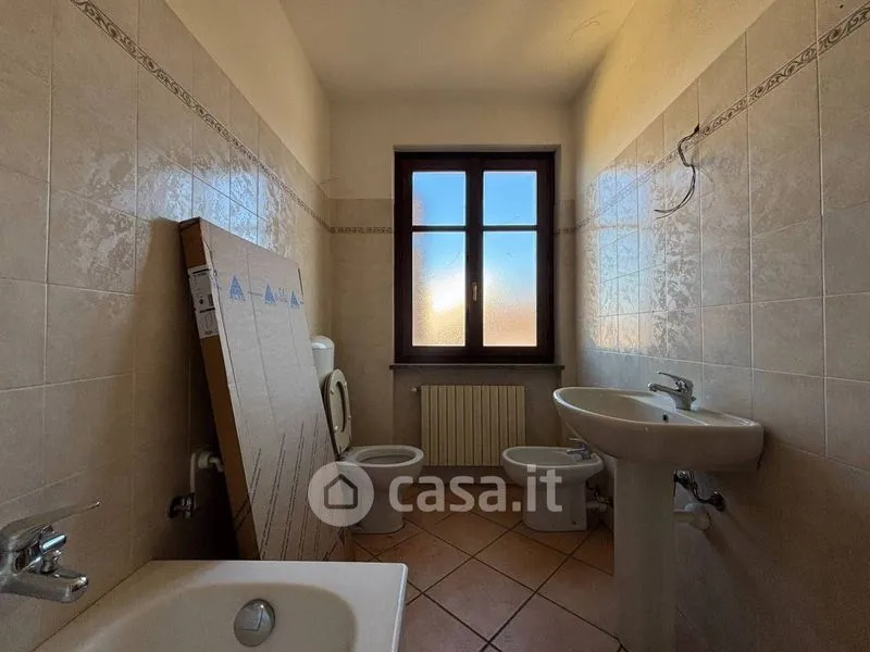 Salles de bain - Rearranged Triplex in Centre of Valfenera