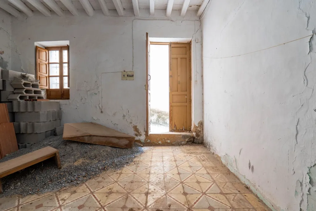 Pièces - Two-Storey House with Terrace in Albuñuelas