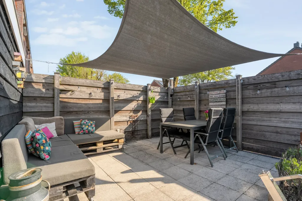 Terrass - Spacious Corner House with Garden in Hoogeveen