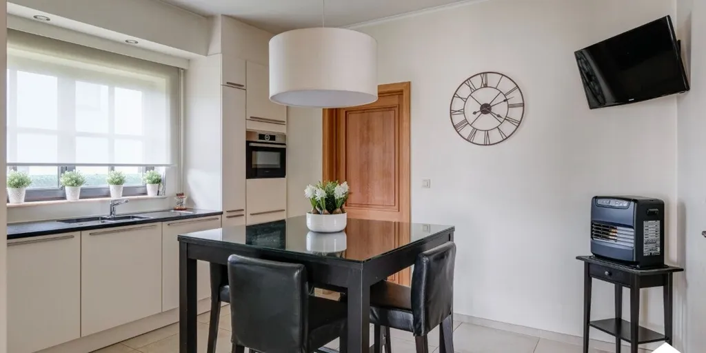 Köök - Renovated Villa with Panoramic View in Diepenbeek