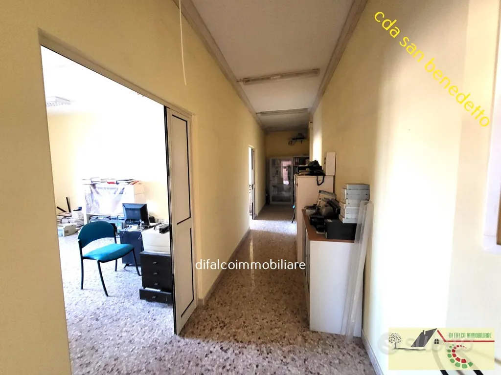 Kabinet - Large Apartment with Balcony in Agrigento