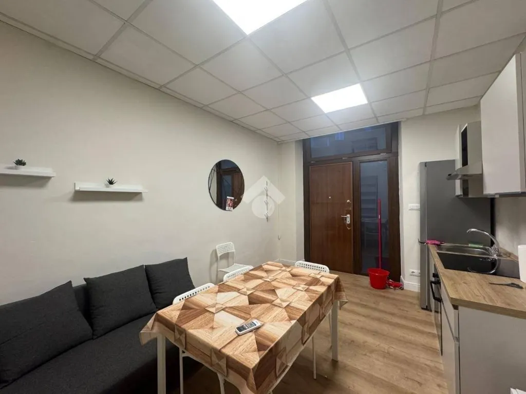 Salle à manger - Renovated Ground Floor Apartment in Cenisia