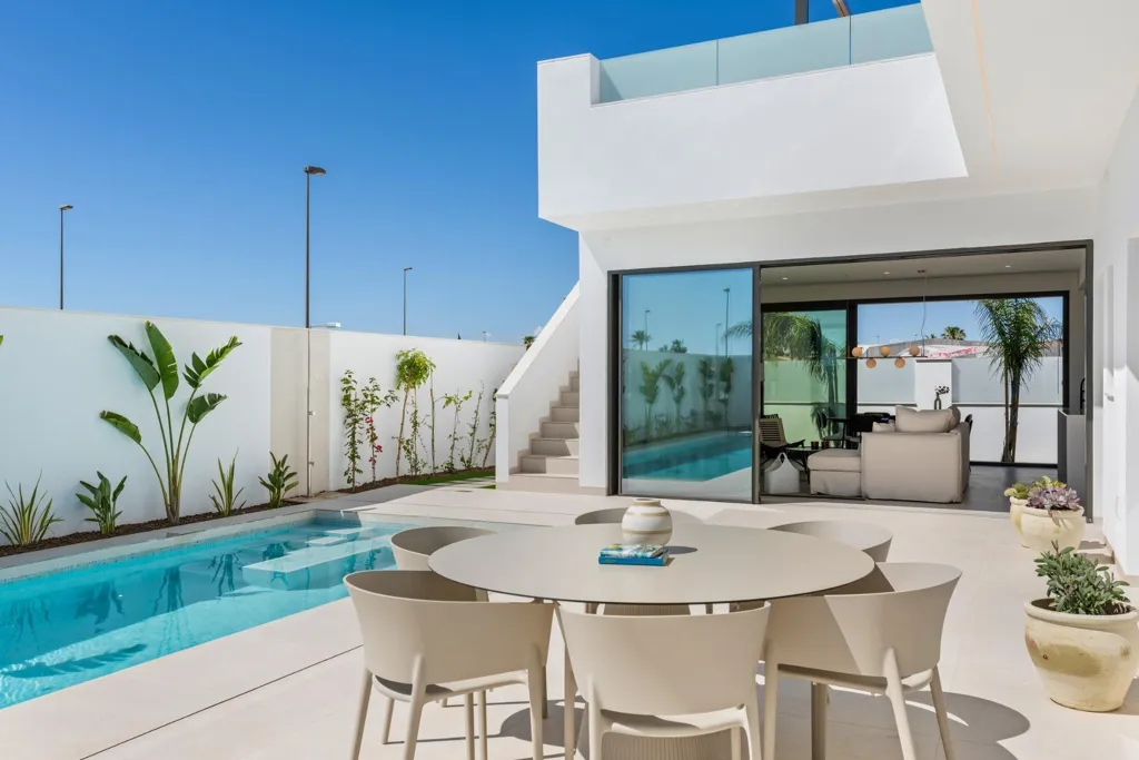Bassein - Newly Built Villa with Pool in Los Alcázares