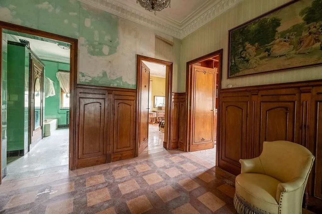 Esik - Chalet with Large Plot for Renovation in Narón