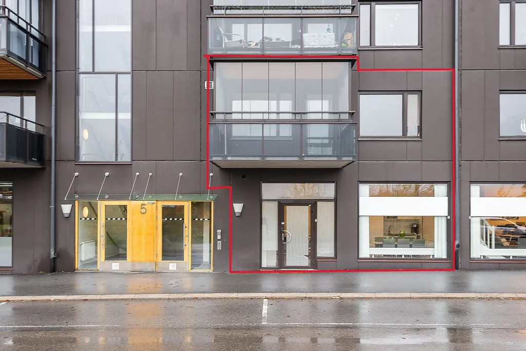 Välivaade - Mixed-Use Property with Balcony in Upplands-Bro