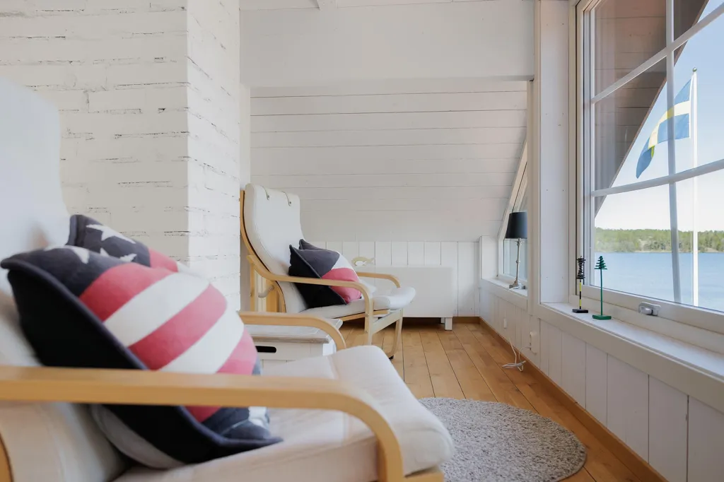 Balcon - Modern House with Seafront in Tjust Archipelago