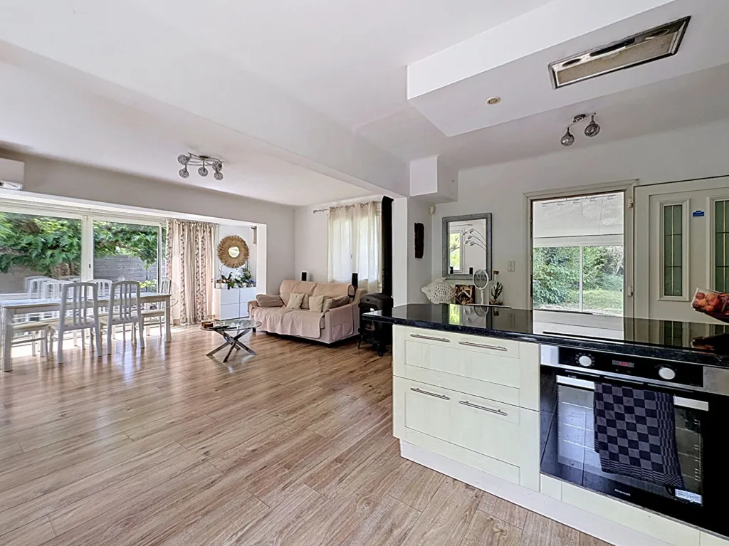 Cucina - Spacious House with Pool near Nyons