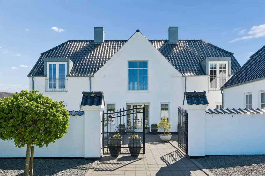 Välivaade - Contemporary Villa with Garden in Daugård