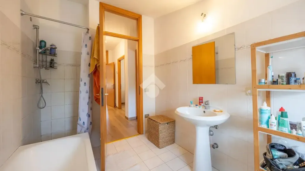 Bagni - 4-Bedroom Apartment with Terrace in Dolcè