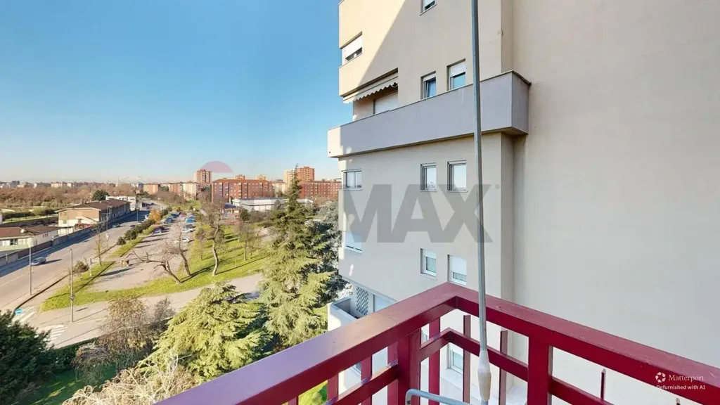 Balcon - Four-Bedroom Apartment with Balcony in Milan